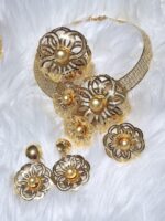 Gold Plated Flower Jewellery Set: Necklace, Earrings, Bracelet & Ring - Image 8