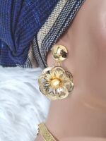 Gold Plated Flower Jewellery Set: Necklace, Earrings, Bracelet & Ring - Image 4